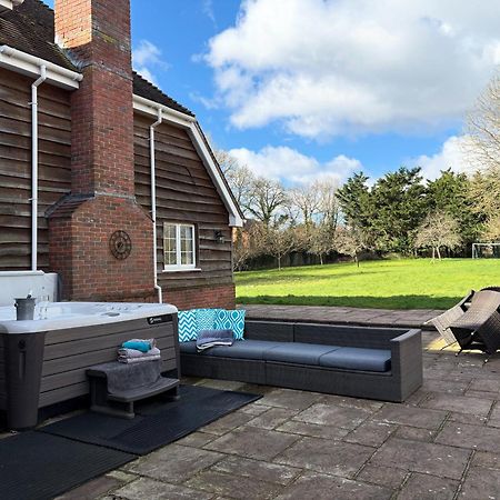 Langford Farmhouse - New Forest National Park Luxury 4Bd, Hot Tub, Cinema, 10 Acres Bartley المظهر الخارجي الصورة