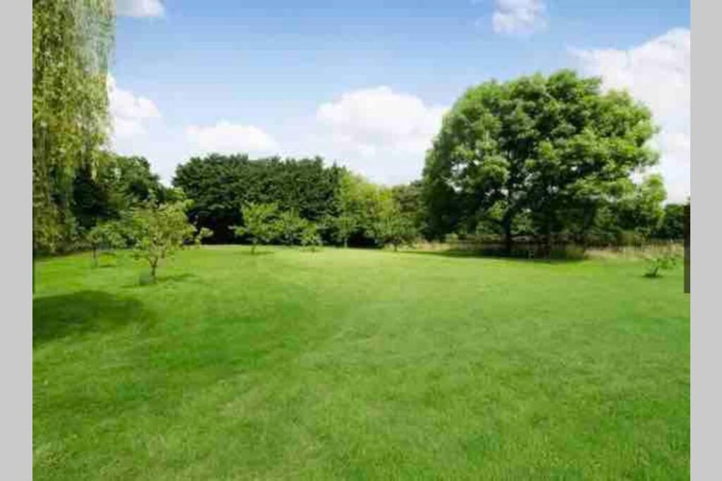 Langford Farmhouse - New Forest National Park Luxury 4Bd, Hot Tub, Cinema, 10 Acres Bartley المظهر الخارجي الصورة